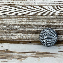 Load image into Gallery viewer, 4" Decorative Ball