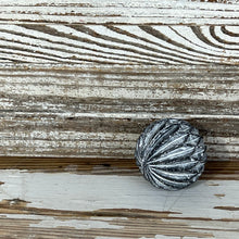 Load image into Gallery viewer, 4" Decorative Ball