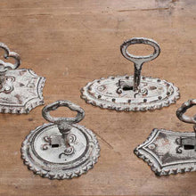 Load image into Gallery viewer, Vintage Key Metal Hooks Set