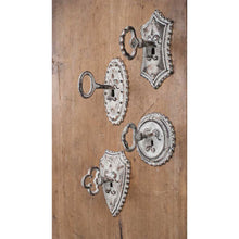 Load image into Gallery viewer, Vintage Key Metal Hooks Set