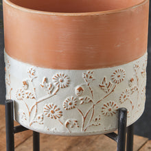Load image into Gallery viewer, Floral Embossed Plant Stand Set