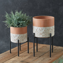 Load image into Gallery viewer, Floral Embossed Plant Stand Set