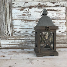 Load image into Gallery viewer, Stable Lantern