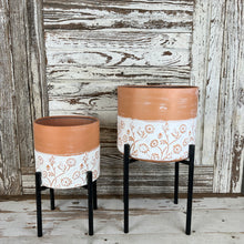 Load image into Gallery viewer, Floral Embossed Plant Stand Set