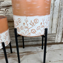 Load image into Gallery viewer, Floral Embossed Plant Stand Set