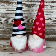 Load image into Gallery viewer, Heart Gnome Sitter Set