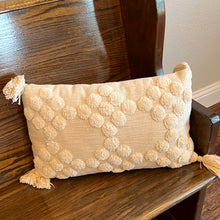 Load image into Gallery viewer, Diamond Circle Pillow