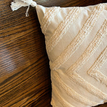Load image into Gallery viewer, Diamond Pattern Pillow