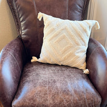 Load image into Gallery viewer, Diamond Pattern Pillow