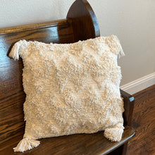 Load image into Gallery viewer, Weave Pattern Pillow