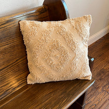 Load image into Gallery viewer, 20" Diamond Fringe Pattern Pillow