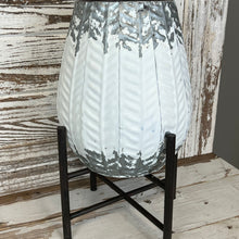 Load image into Gallery viewer, Maya Planter