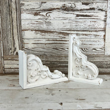 Load image into Gallery viewer, Rustic White Wooden Corbel