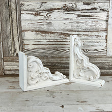 Load image into Gallery viewer, Rustic White Wooden Corbel