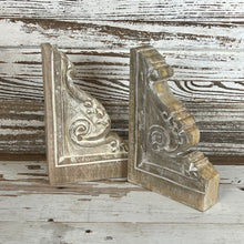 Load image into Gallery viewer, Fancy Wood Corbel Set