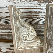 Load image into Gallery viewer, Fancy Wood Corbel Set