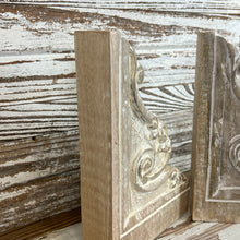 Load image into Gallery viewer, Fancy Wood Corbel Set