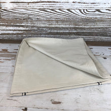 Load image into Gallery viewer, Sunny Feed Farmhouse Table Runner