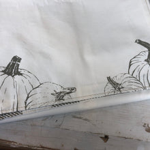 Load image into Gallery viewer, Pumpkin Reversible Table Runner