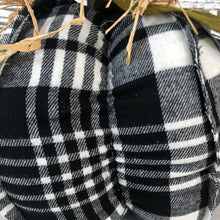 Load image into Gallery viewer, Plush Pumpkins