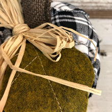 Load image into Gallery viewer, Plush Pumpkins