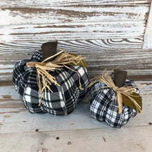 Load image into Gallery viewer, Plush Pumpkins