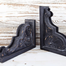 Load image into Gallery viewer, Rustic Black Wooden Corbel
