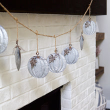 Load image into Gallery viewer, Dangling Pumpkin Garland