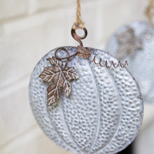 Load image into Gallery viewer, Dangling Pumpkin Garland
