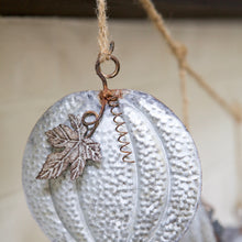Load image into Gallery viewer, Dangling Pumpkin Garland