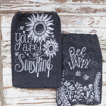 Load image into Gallery viewer, Rustic Black And White Spring & Summer Towel Set