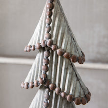 Load image into Gallery viewer, Weathered Tin Christmas Tree Set
