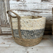 Load image into Gallery viewer, Straw Handled Basket Set
