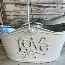 Load image into Gallery viewer, Tin Love Basket Set
