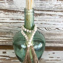 Load image into Gallery viewer, White Beaded Garland With Tassels
