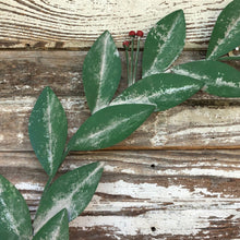 Load image into Gallery viewer, Metal Bay Leaf Wreath

