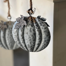 Load image into Gallery viewer, Dangling Pumpkin Garland
