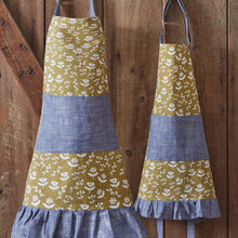 Load image into Gallery viewer, Floral Adult and Child Apron Set
