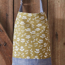 Load image into Gallery viewer, Floral Adult and Child Apron Set
