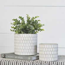 Load image into Gallery viewer, Grate Pattern Planter Set
